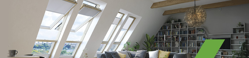 Duet proSky dakvenster met verhoogde tuimelas en benedenlicht in hout